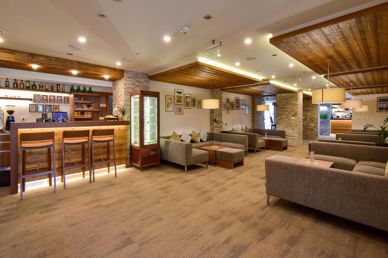 Sport Hotel *** 多纳瓦利 外观 照片