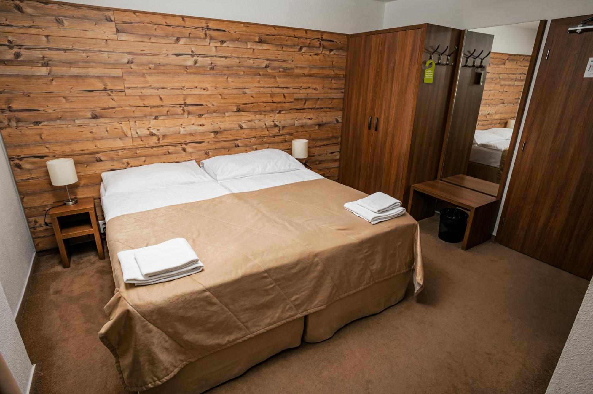 Sport Hotel *** 多纳瓦利 外观 照片