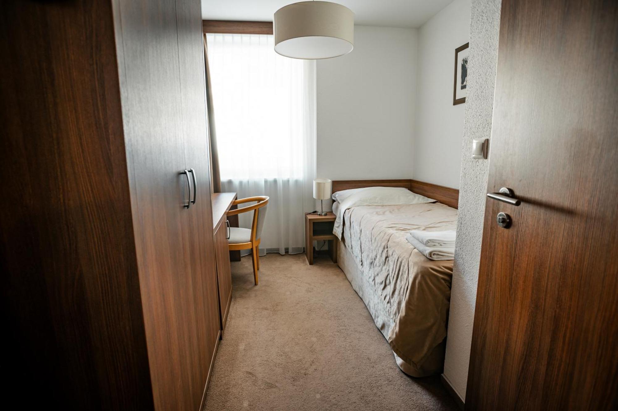 Sport Hotel *** 多纳瓦利 外观 照片