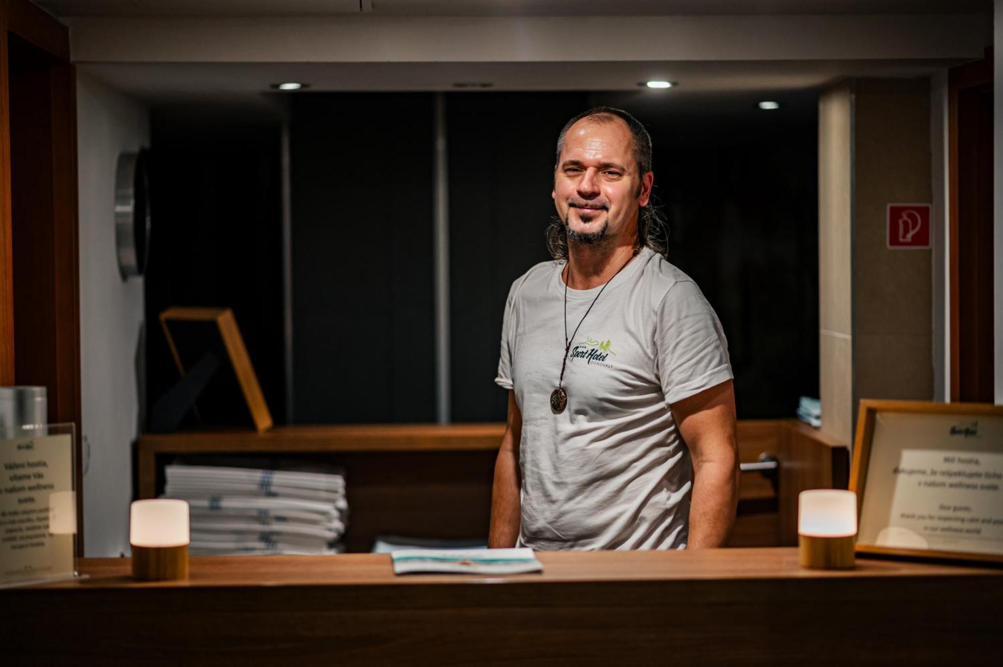 Sport Hotel *** 多纳瓦利 外观 照片