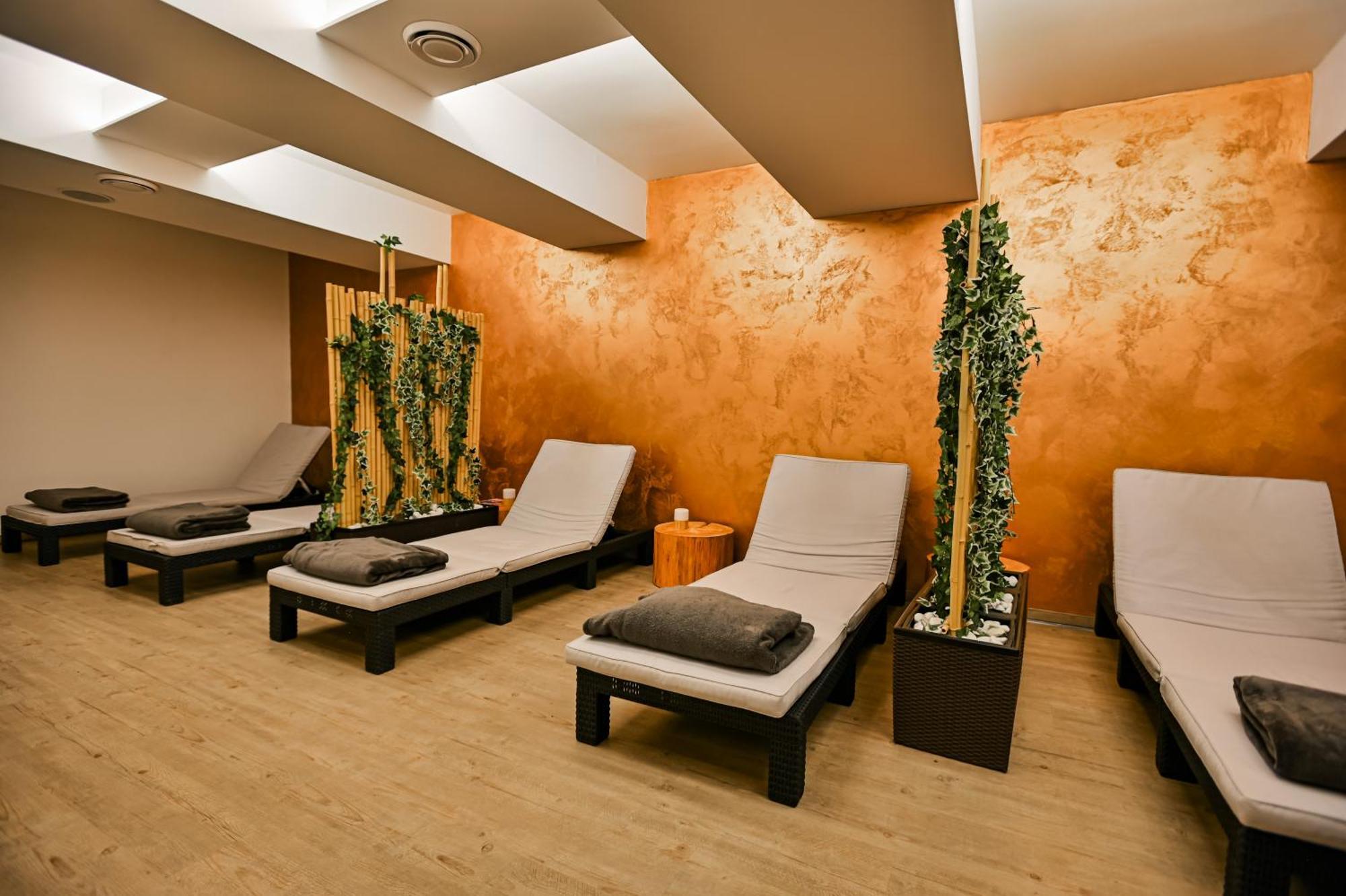 Sport Hotel *** 多纳瓦利 外观 照片